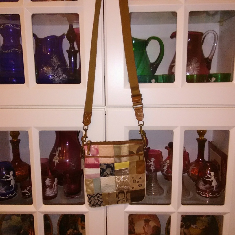 🌈 Coach Handbag - patchwork bag - Good shape! - Picture 4 of 4
